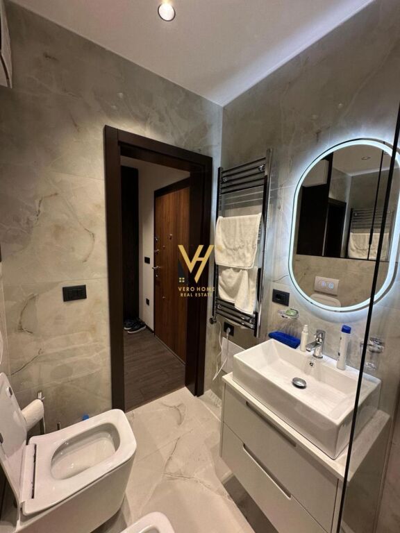 JEPET APARTAMENT 1+1+BLK ME QERA TE ISH EKSPOZITA 1.000 EURO