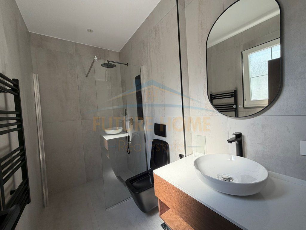 Shitet, Apartament 2+1+2, Qendër, Durrës