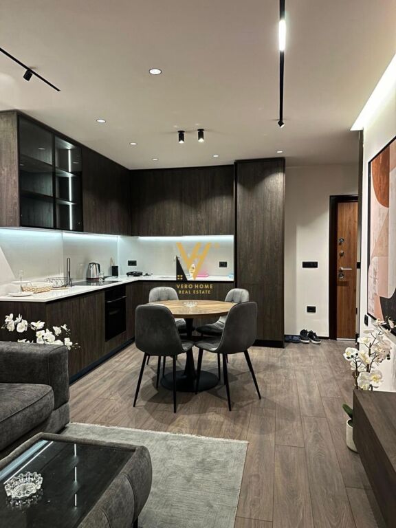 JEPET APARTAMENT 1+1+BLK ME QERA TE ISH EKSPOZITA 1.000 EURO