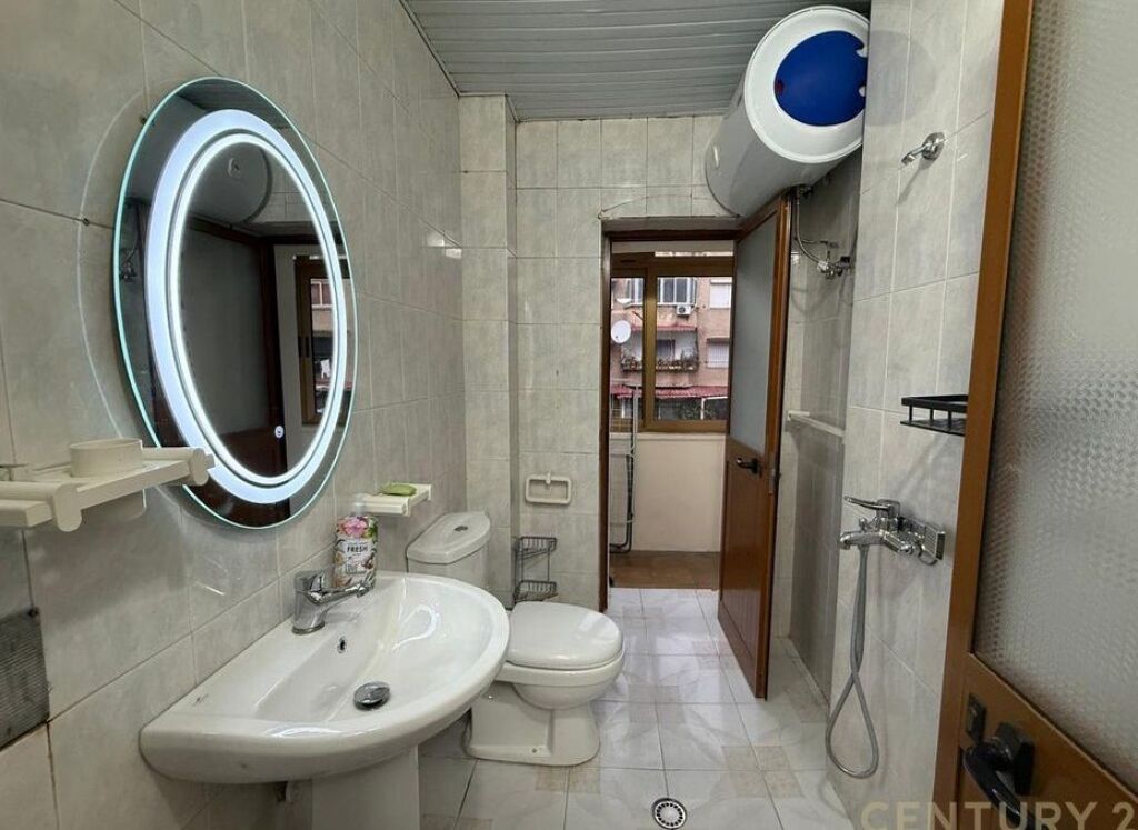 Apartament 1+1 me qira , prane Gardes