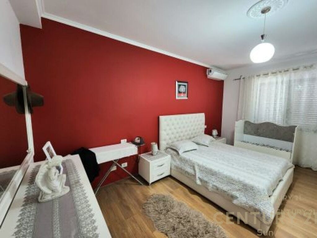 APARTAMENT 3+1+2 PER QIRA TE ZOGU I ZI.