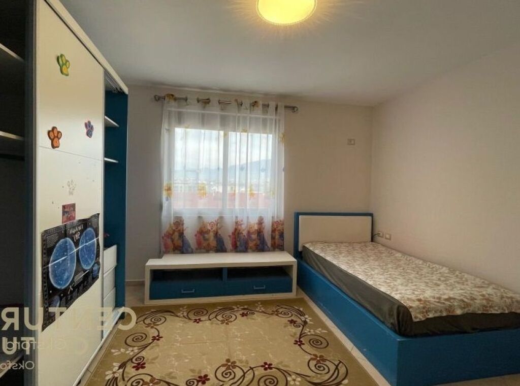 Apartament 2+1 me qira tek Liqeni i Thate ,  