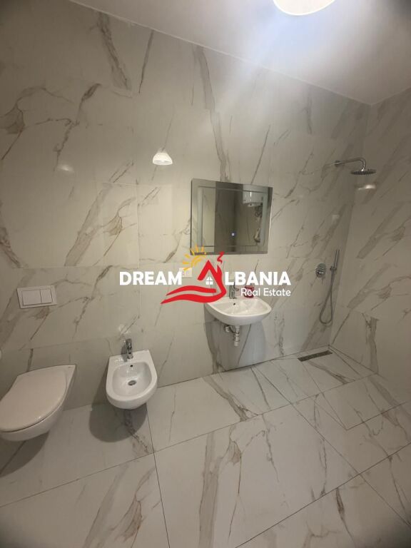 Jepet Ambient Biznesi me Qera Tek Kompleks Arlis ( ID 42611412 )