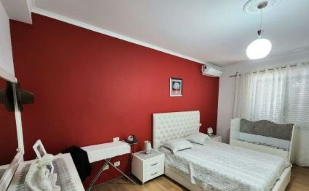 Jepet me qera apartament 3+1+2– komod dhe funksional në zonë aktive