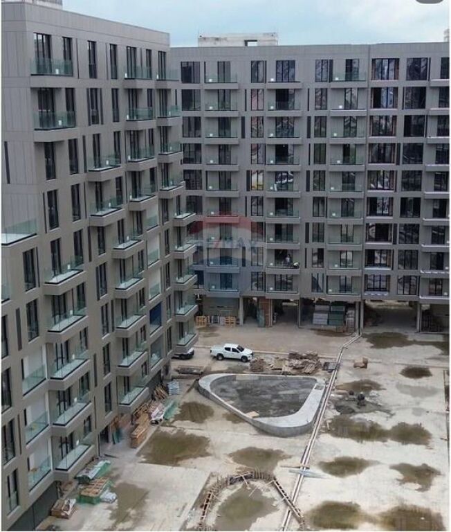 Dyqan ne shitje , Goden Gate Residence