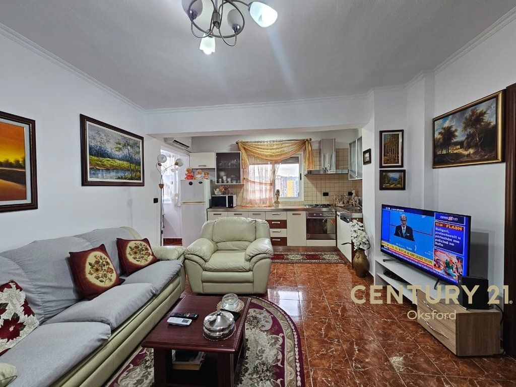SHITET APARTAMENT 2+1 RRUGA DRITAN HOXHA 158,000 € Sip. Totale  97m2