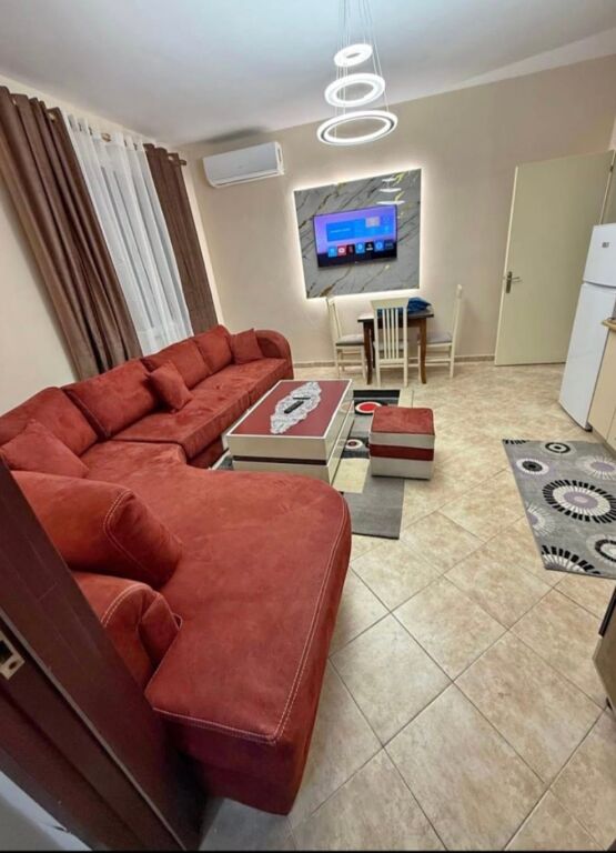 Apartament me qera ne astir