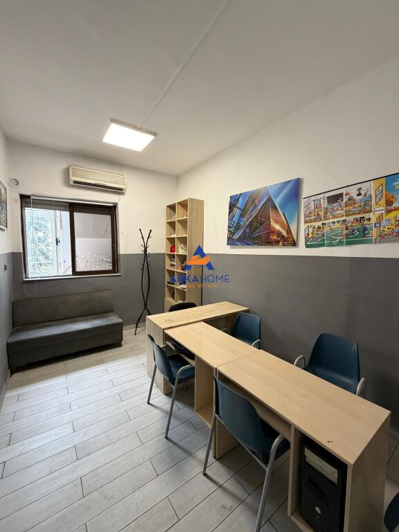 LOCALE COMMERCIALE IN AFFITTO "VICINO LSI, BLLOK" 85.000 LEKE