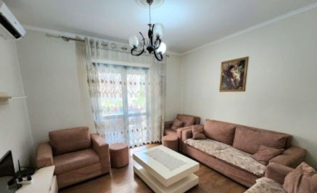 Jepet me qera apartament 3+1+2– komod dhe funksional në zonë aktive
