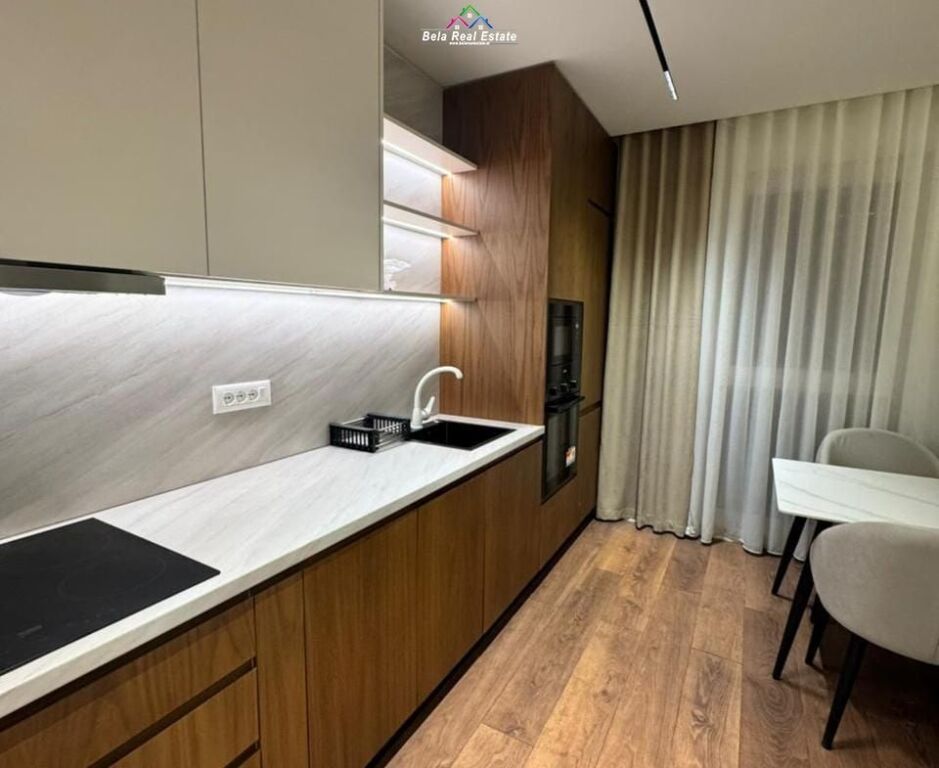Appartamento In Affitto 2+1 A Xhamllik (ID B2201715) Tirana