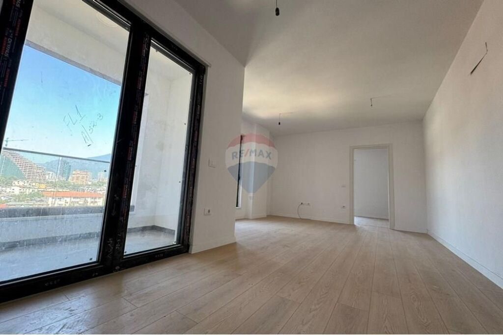 Apartament 2+1+2 ne shitje tek Komuna e Parisit