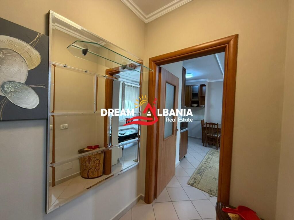 Jepet me qera apartament 1+1 ne Rrugen e Durresit prane Bllokut te Ambasadave (ID 4211047)