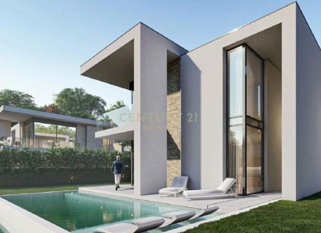 Modern villa with pool for sale – privacy and elite living