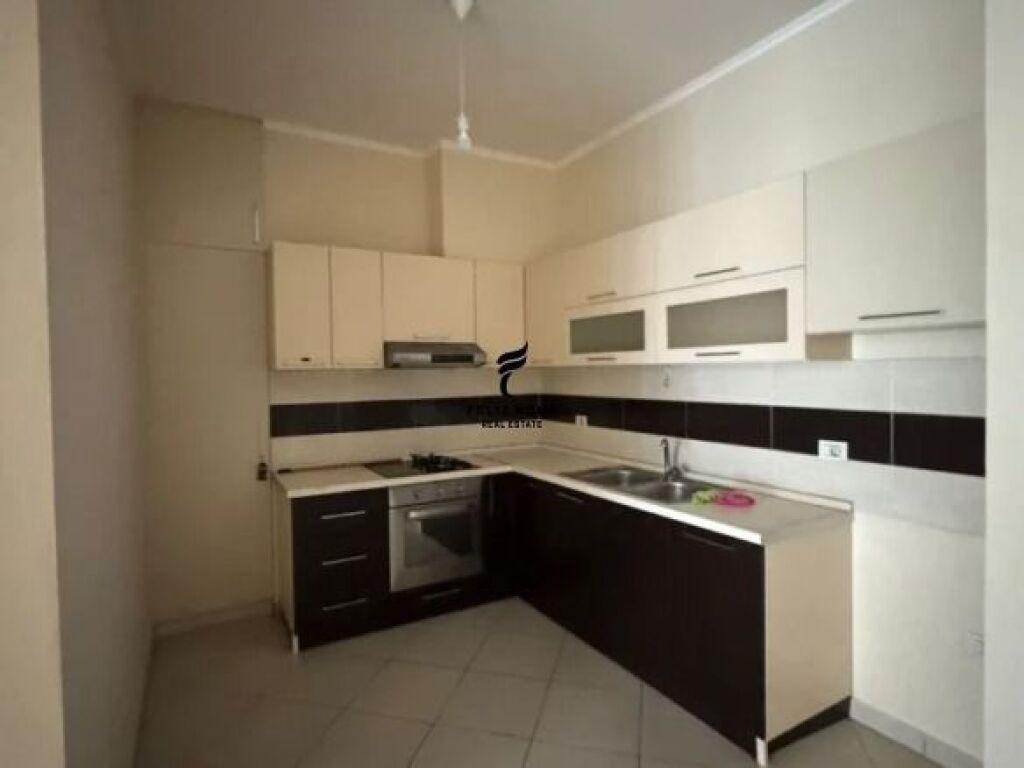 VENDESI APPARTAMENTO 1+1 COMUNE DI PARIGI 216.000 EURO FH-65462