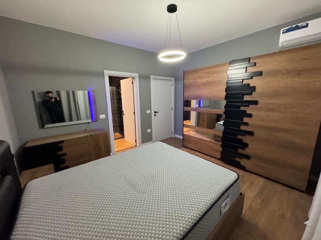 Giardino Botanico, affittasi appartamento 2+1+2Wc+Parcheggio. 1200 Euro