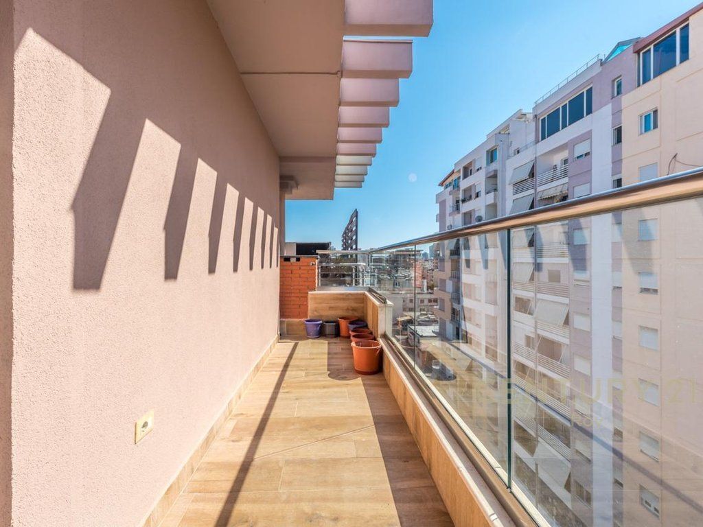 ATTICO PRATICO IN VENDITA PER UNA VITA CONFORTEVOLE!