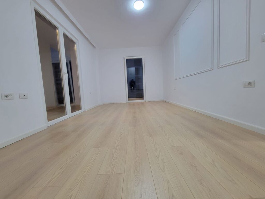 Apartament 2+1+2+Parkim me qera Kombinat