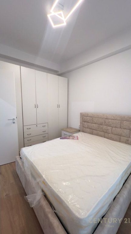 Jepet me qira apartament 1+1 te Kompleksi Mangalem ne Ali Demi