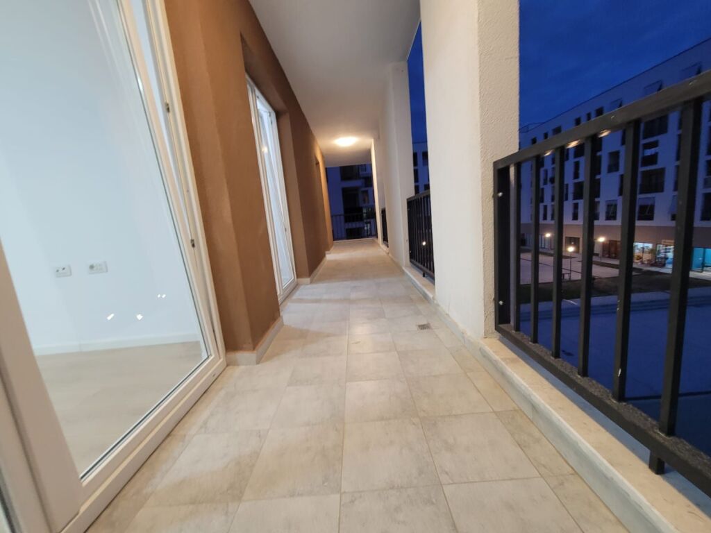 Apartament 2+1+2+Parkim me qera Kombinat