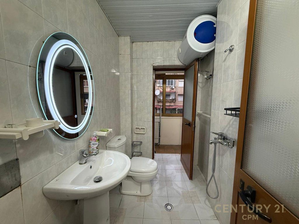 APARTAMENT 1+1 ME QIRA PRANE GARDES  NE TIRANE TE RE
