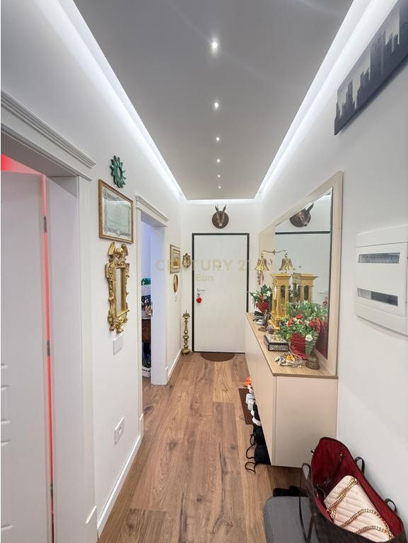 Shitet Apartament 2+2 tek Vila e Zogut, Durrës !