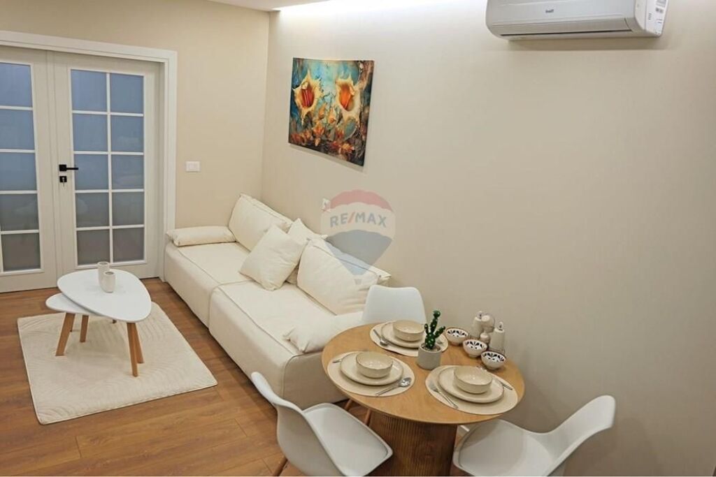 Apartment - For Rent - Artistic Lyceum, Tirana