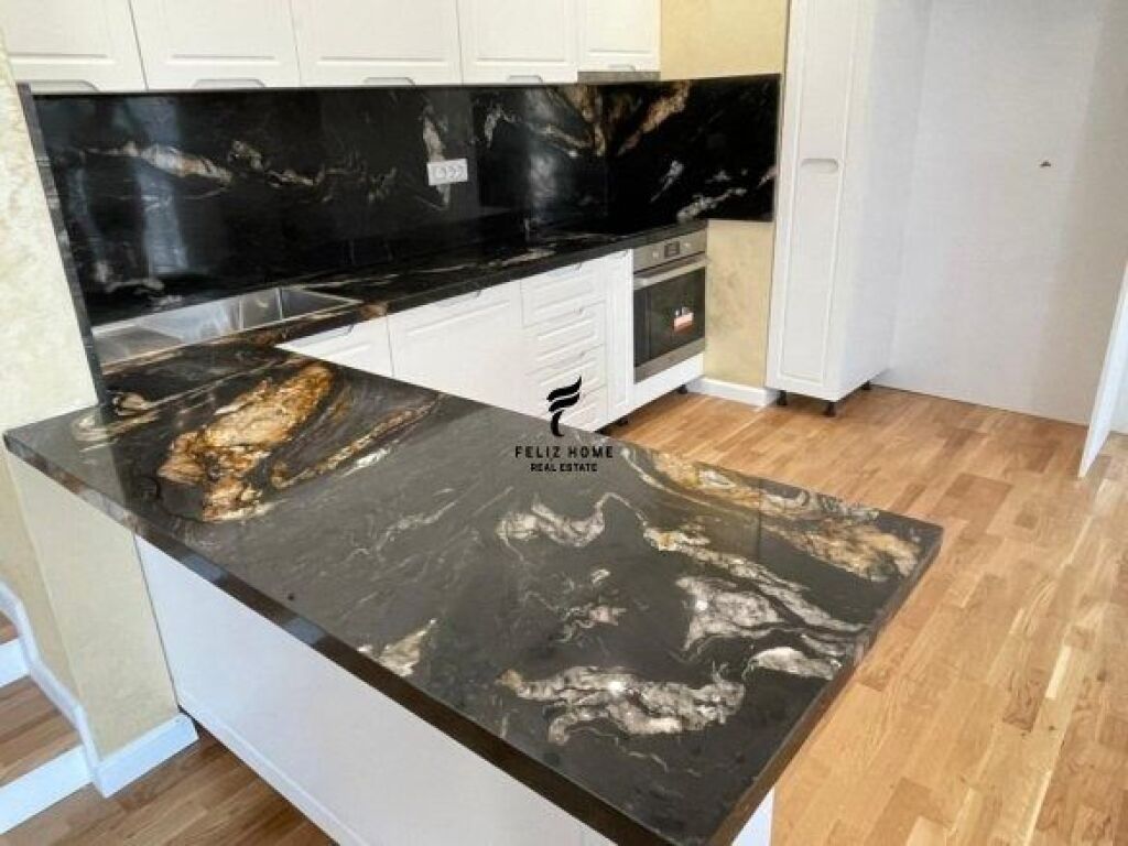SHITET VILE 2 KATESHE 400 M2 GJIRI LALEZIT 450.000 EURO FH-65395