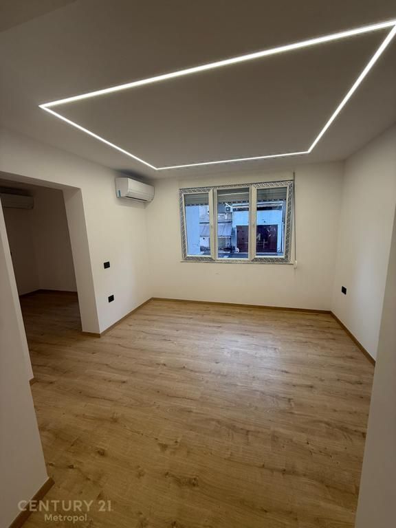 COMMERCIAL SPACE FOR RENT, BLOK!