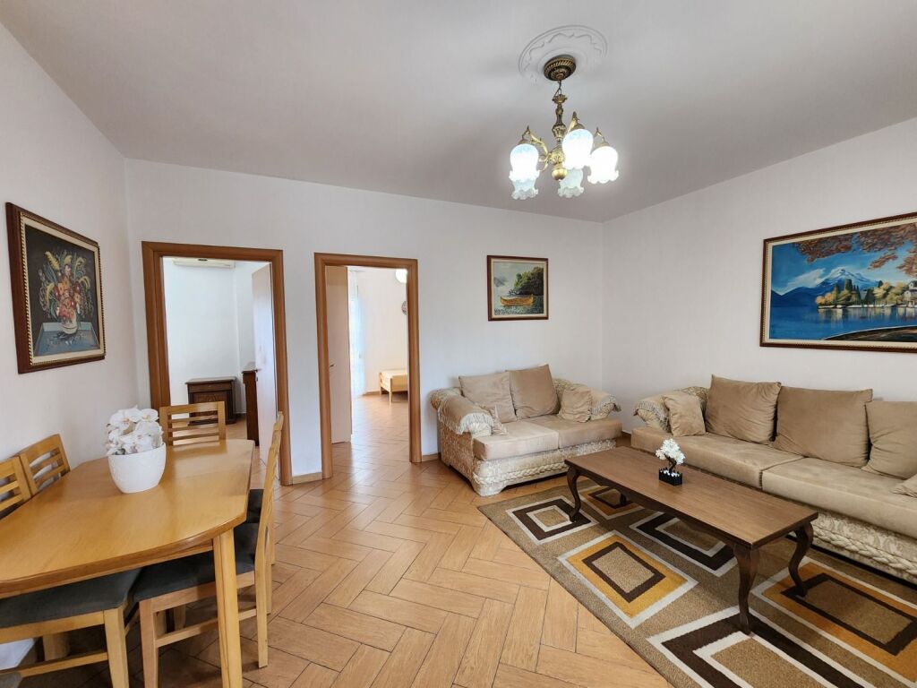 APARTAMENT me qera 🛋️2+1 📍Tek Selvia Rruga Siri Kodra💸Cmimi 75000 Leke