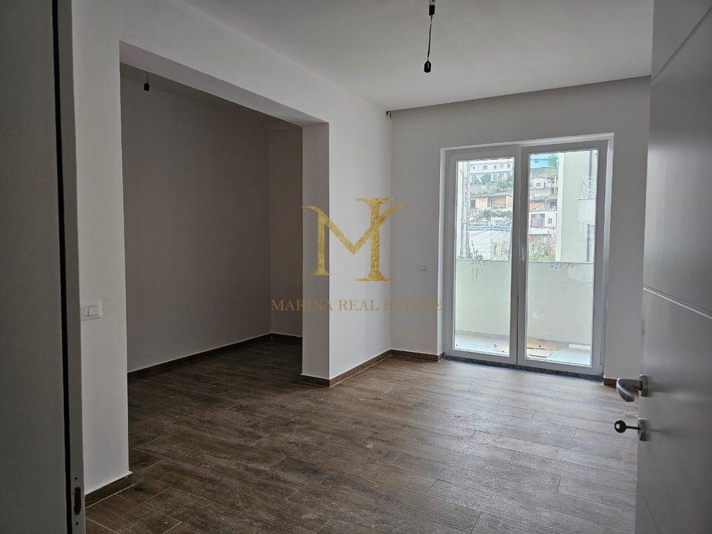 IN VENDITA APPARTAMENTO 1+1+ CORTILE PRESSO OSPEDALE REGIONALE DURRES!