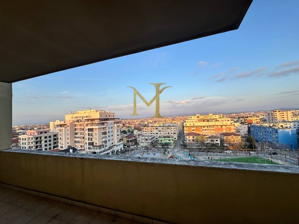 Appartamento 2+1+2 in vendita a Durazzo, Stadio. 3 balconi, 160m2 totali