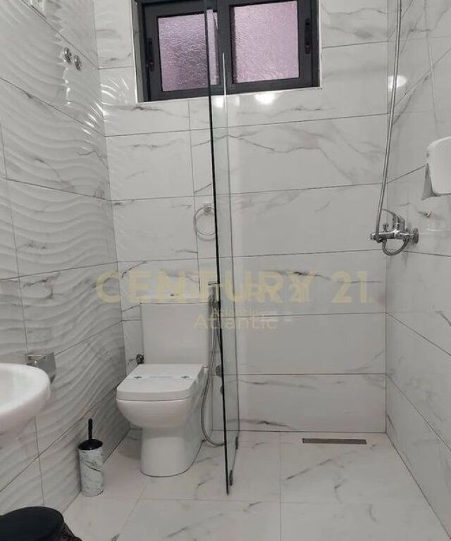 Hotel in affitto a Shkembi i Kavajes