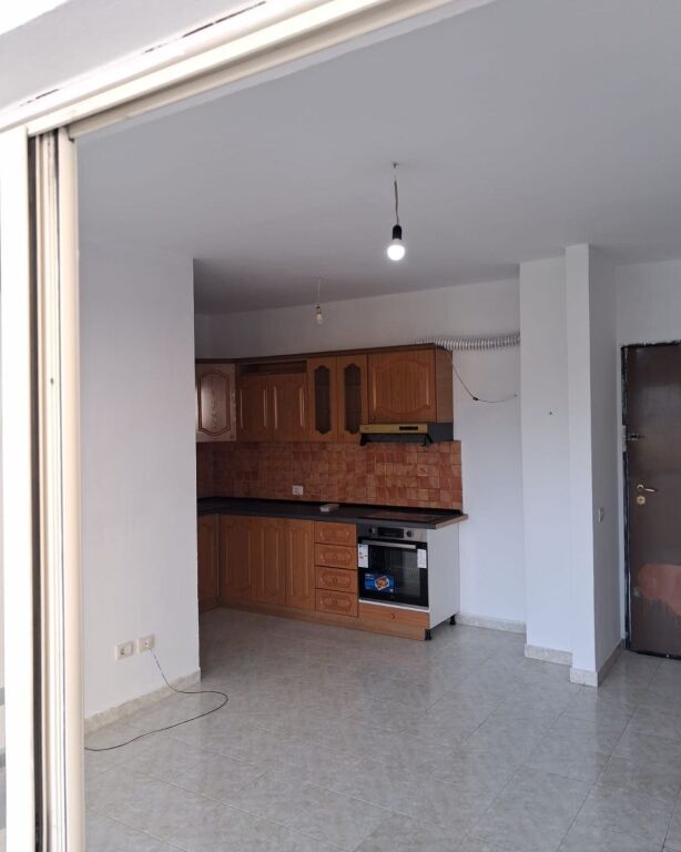 FOR RENT 1+1 APARTMENT AVIATION FIELD, TIRANA