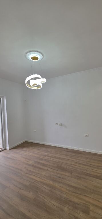 Via Bardhyl Appartamento 2+1 in vendita sul lato  