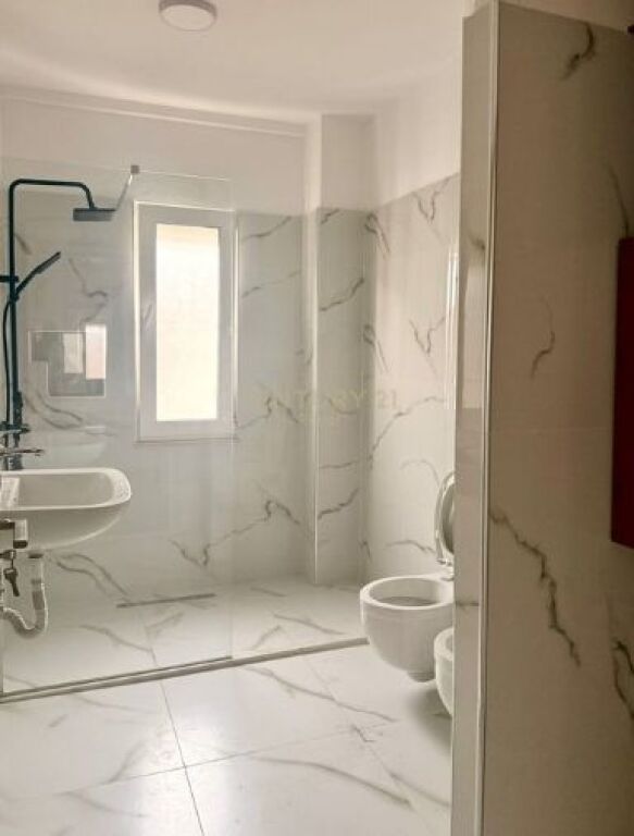 Apartament 2 + 1 për shitje– zonë me qasje të mirë dhe vlerë investimi