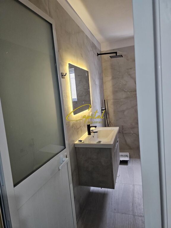 VENDESI APPARTAMENTO 3+1 CENTRO 22.000.000 LEKE