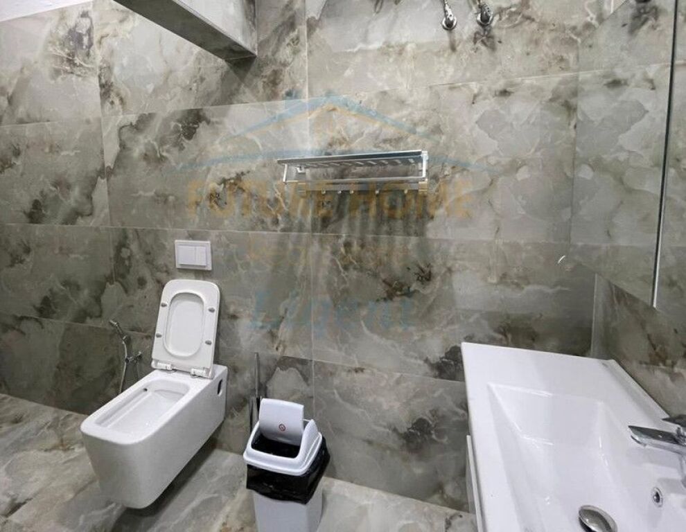 Affitto, Appartamento 2+1+Posto Auto, Giardino Zoologico, Tirana.