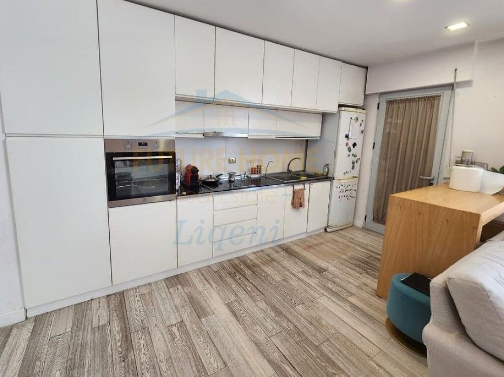 Shitet, Apartament 3+1+Post Parkimi, Liqeni i Thatë, Tiranë.