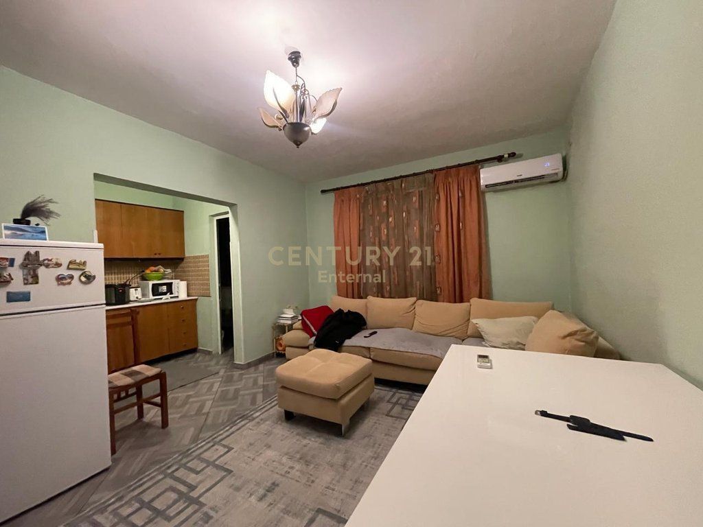 SHITET Apartament 1+1 – Rruga Irfan Tomini