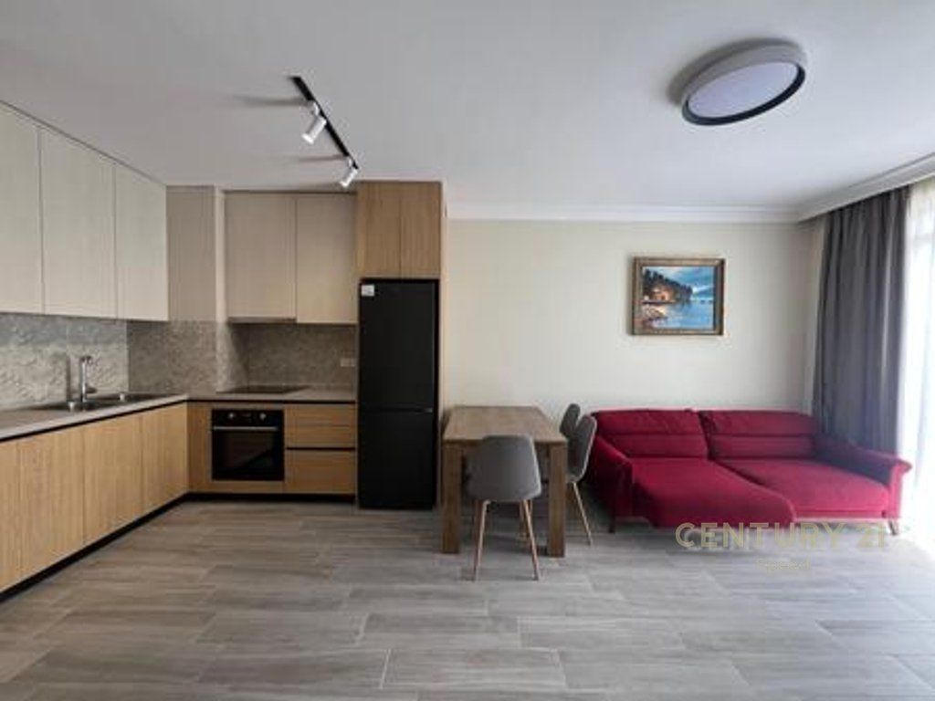 Apartament 1+1 me qira ne Rrugen 5 Maji!