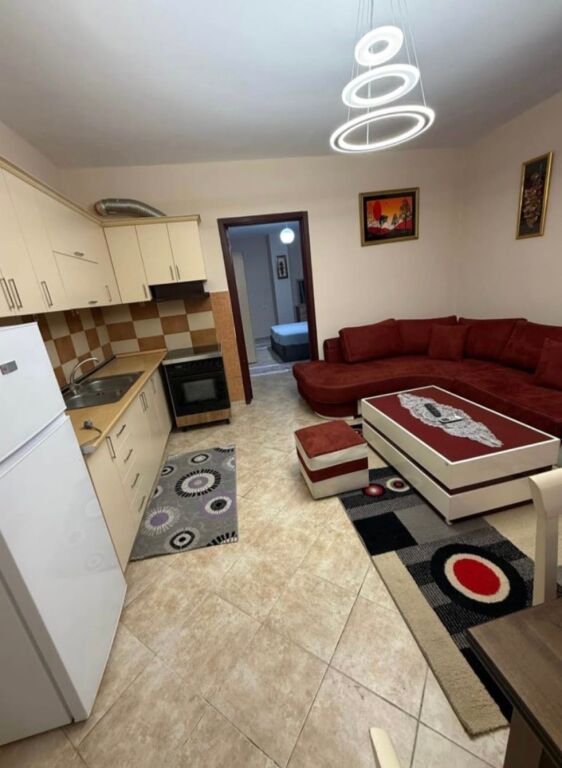 Apartament me qera ne astir