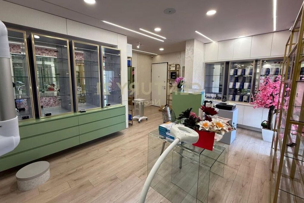 Spazio Commerciale in Affitto