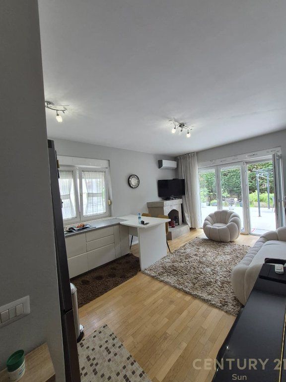 Affittasi appartamento 2+1+ super veranda nella residenza Touch the Sun a Sauk! 1.000 € /mese Sup. Totale 248m2