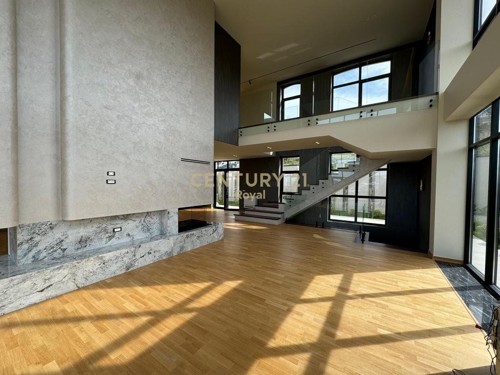 VILLA IN AFFITTO VICINO A ROLLING HILLS