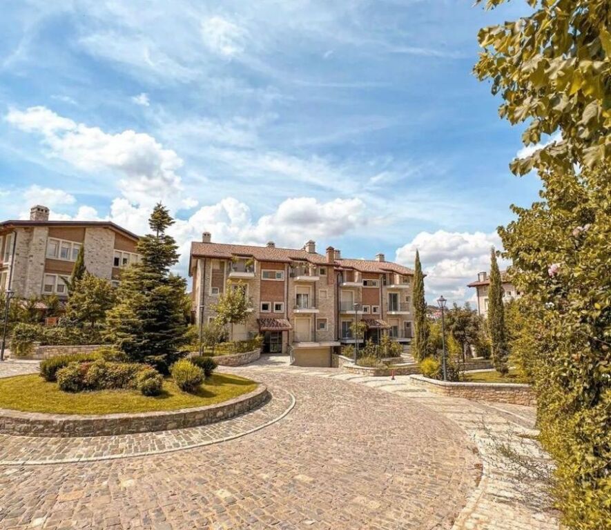 🏡 Lusso e tranquillità a "Secret Garden Residence" – 2+1+2 in vendita! ✨