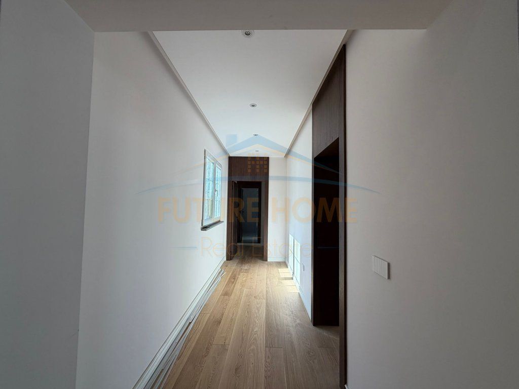 Shitet, Apartament 2+1+2, Qendër, Durrës