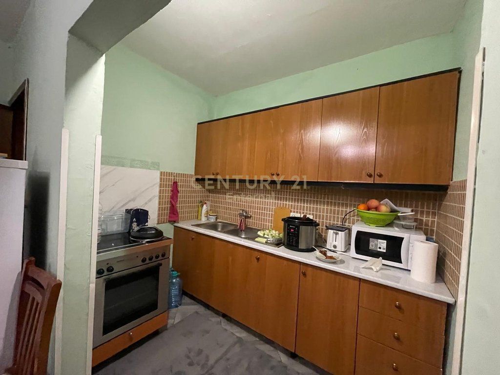 SHITET Apartament 1+1 – Rruga Irfan Tomini