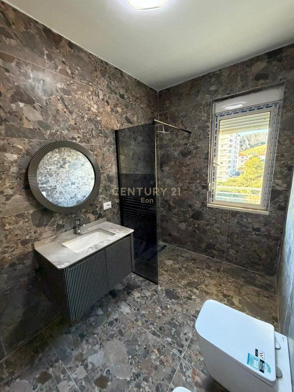 SHITET APARTAMENT 2+1 DHE VERANDE NE SHKEMBIN E KAVAJES, DURRES !