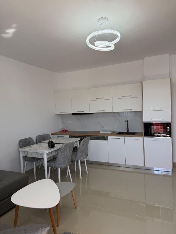 Apartament 1+1 ne Astir Kompleksi Tudas