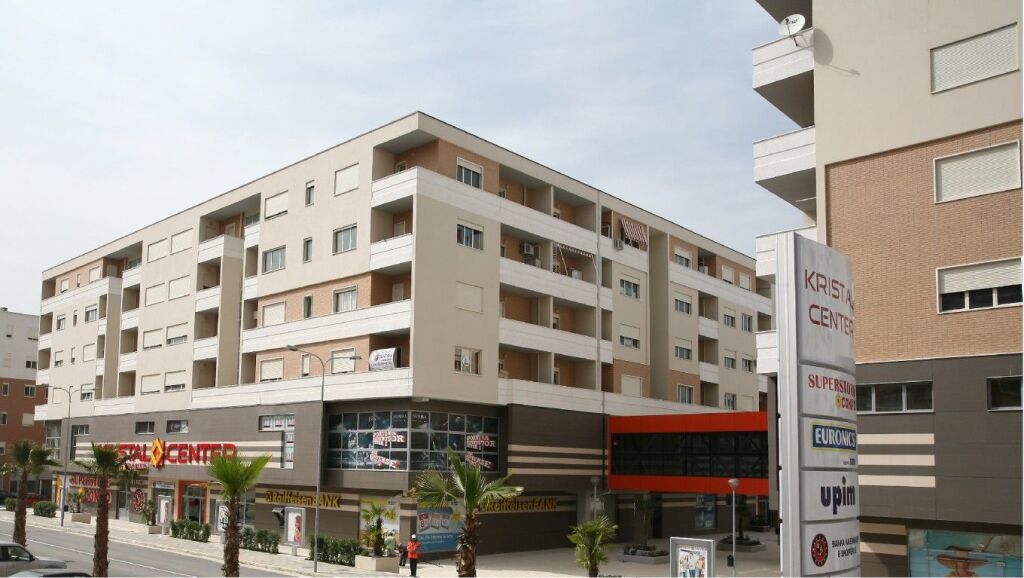 LOCALE COMMERCIALE IN AFFITTO PRESSO KRISTAL CENTER